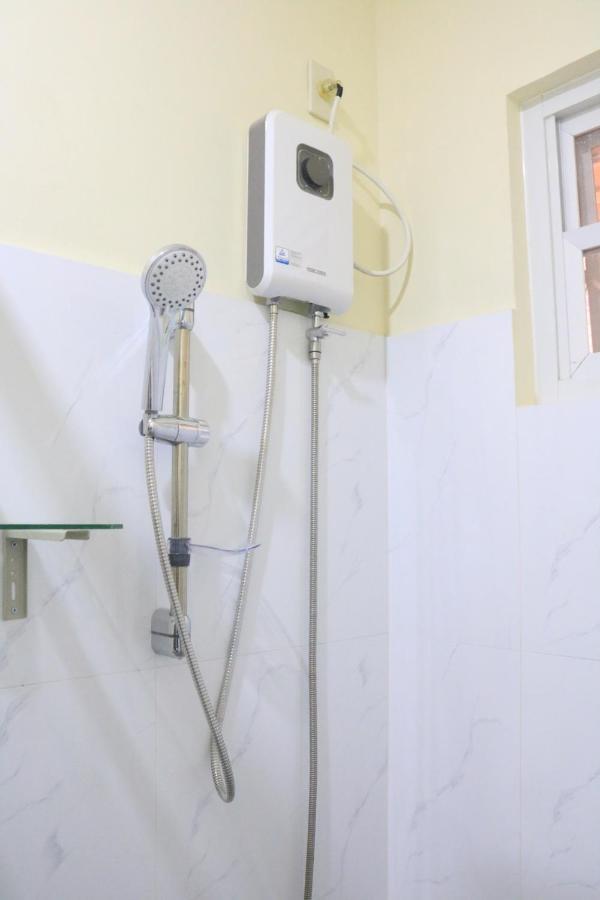 Paranaque City Anicia Guesthouse Rooms מראה חיצוני תמונה