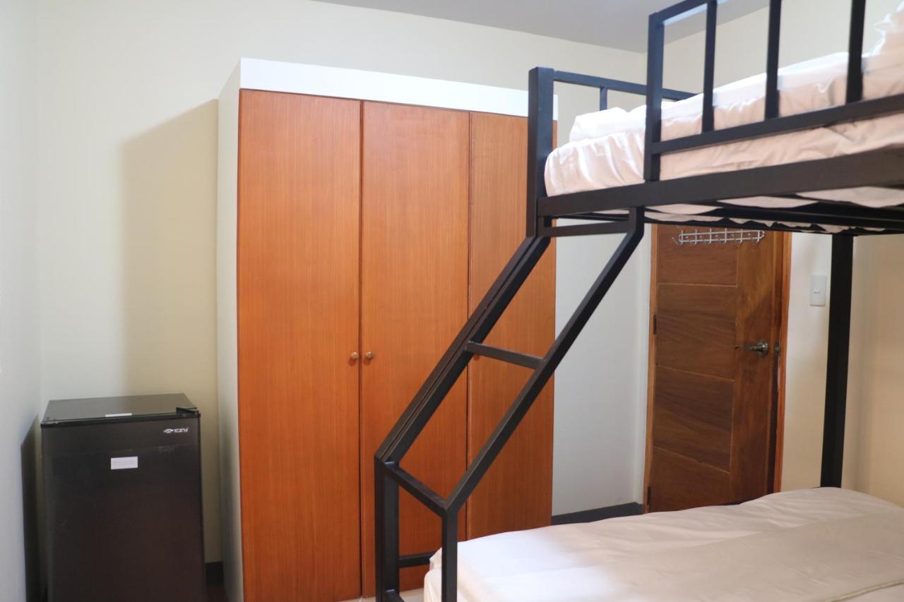 Paranaque City Anicia Guesthouse Rooms מראה חיצוני תמונה