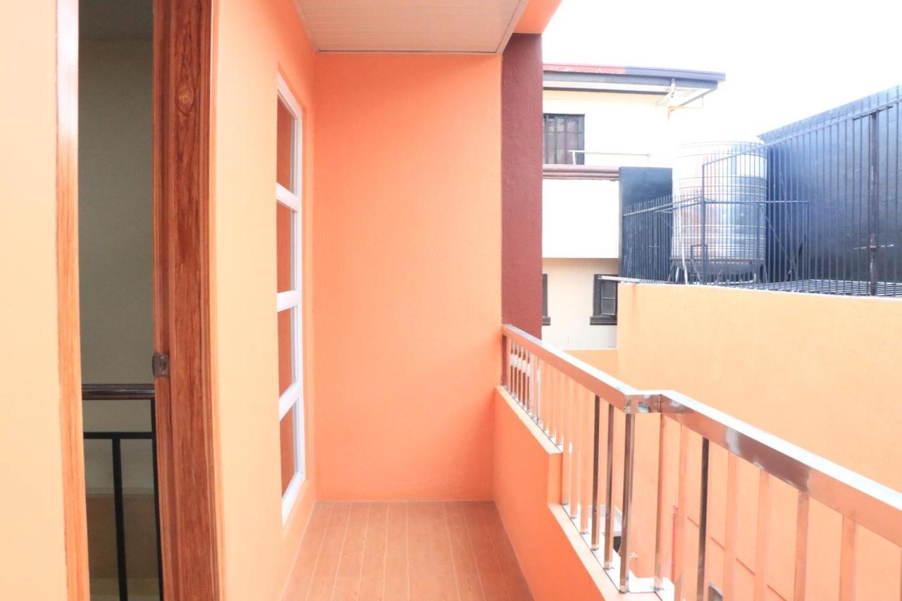 Paranaque City Anicia Guesthouse Rooms מראה חיצוני תמונה