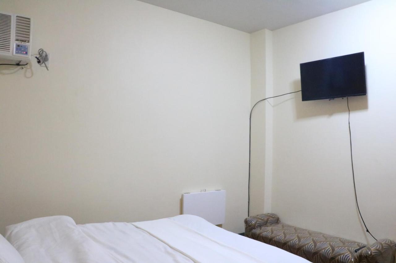 Paranaque City Anicia Guesthouse Rooms מראה חיצוני תמונה